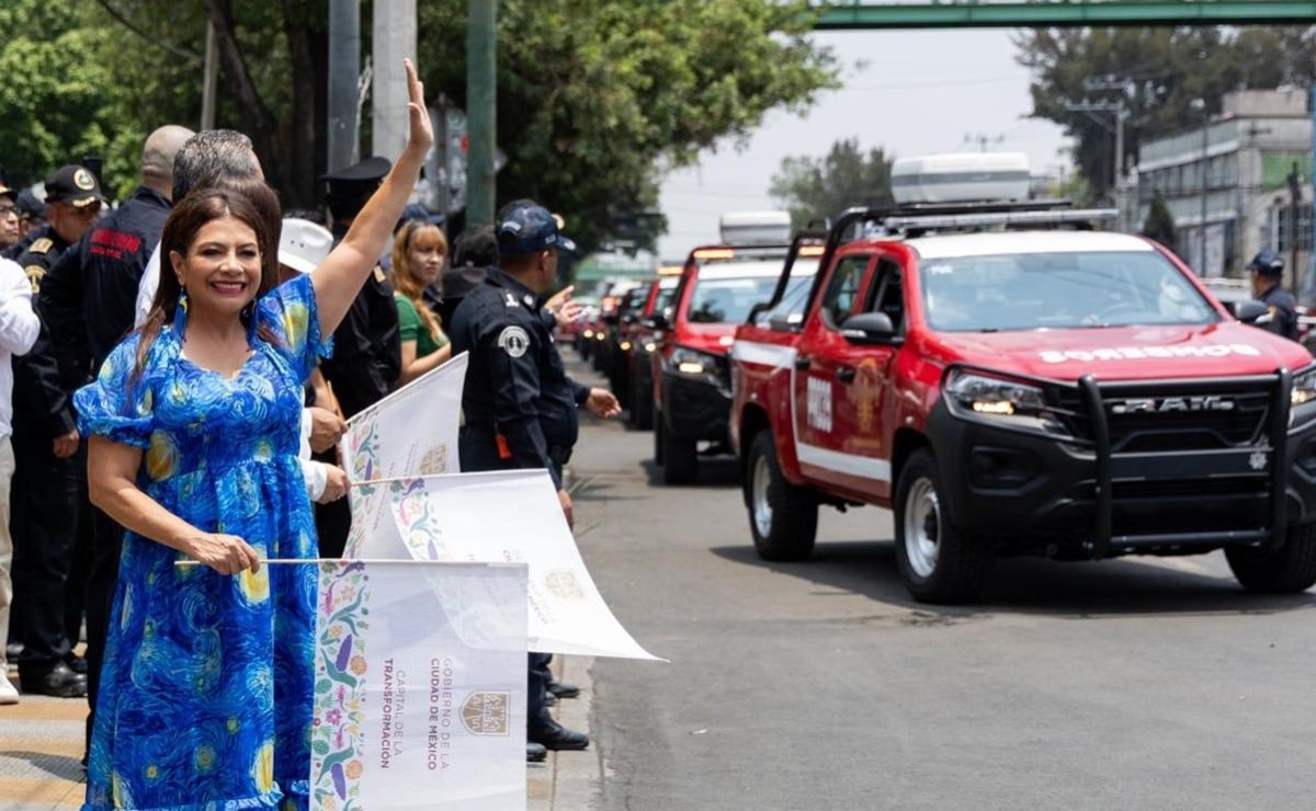 Brugada-entrega-drones-y-nuevas-unidades-al-Heroico-Cuerpo-de-Bomberos-de-la-CDMX