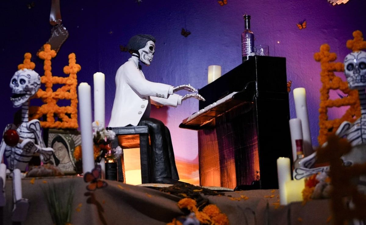 Agustin-Lara-inspira-el-altar-de-Dia-de-Muertos-de-la-Casa-de-Mexico-en-Madrid