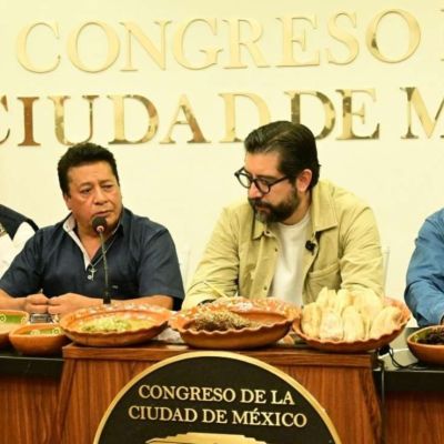 Bloqueo-en-San-Gregorio-deja-perdidas-de-13.5-millones-de-pesos-a-la-Feria-del-Mole