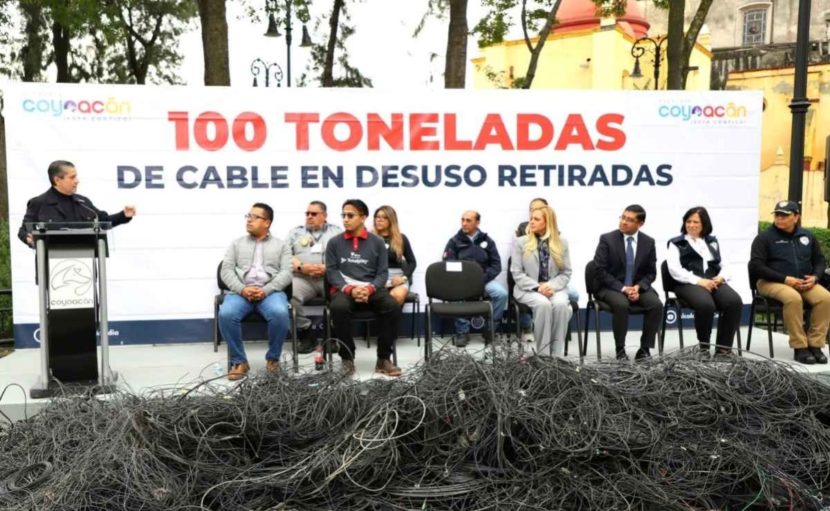 Coyoacan-retira-100-toneladas-de-cableado-en-desuso-de-sus-calles