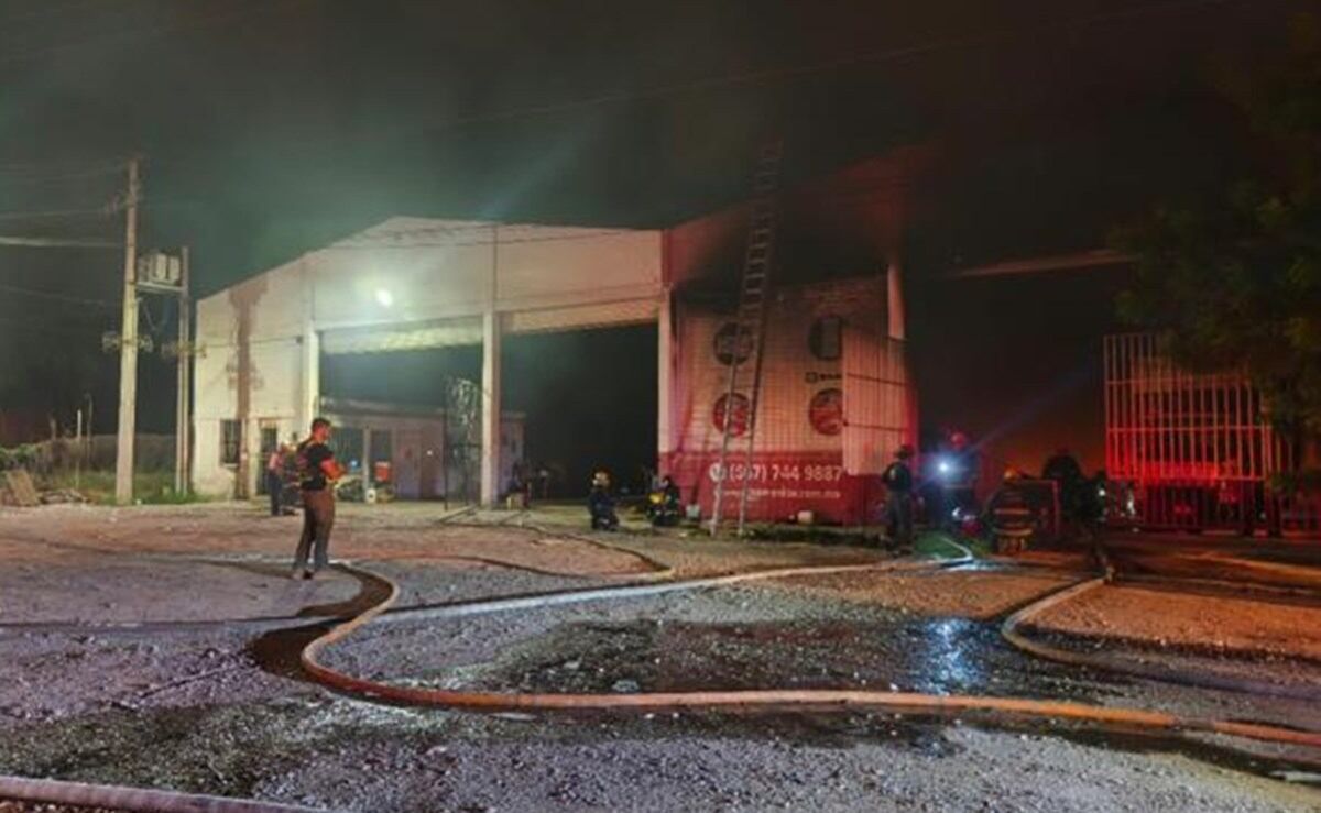 Fiscalia-de-Sinaloa-investiga-incendio-que-destruyo-una-bodega-en-Culiacan