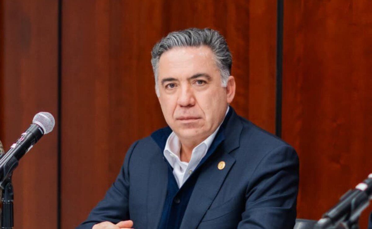 Inzunza-entrega-su-Segundo-Informe-y-afirma-que-la-politica-debe-ejercerse-con-honestidad