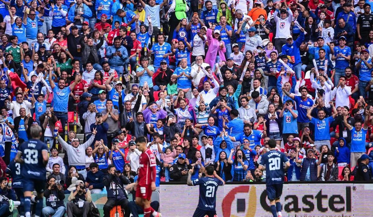 Joel-Huiqui-afirma-que-la-casa-de-Cruz-Azul-es-Mexico-antes-de-enfrentar-a-Pumas