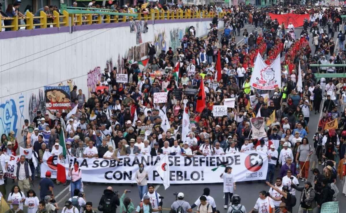 Marcha-del-2-de-octubre-reune-a-8-mil-personas-en-CDMX-reportan-personas-lesionadas