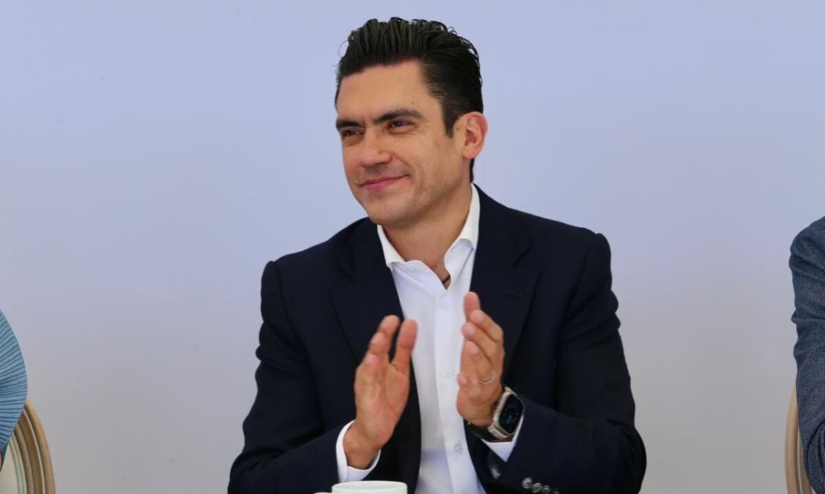 PAN-respalda-a-Flavio-Bolsonaro-y-Morena-responde-estan-en-el-basurero-de-la-historia