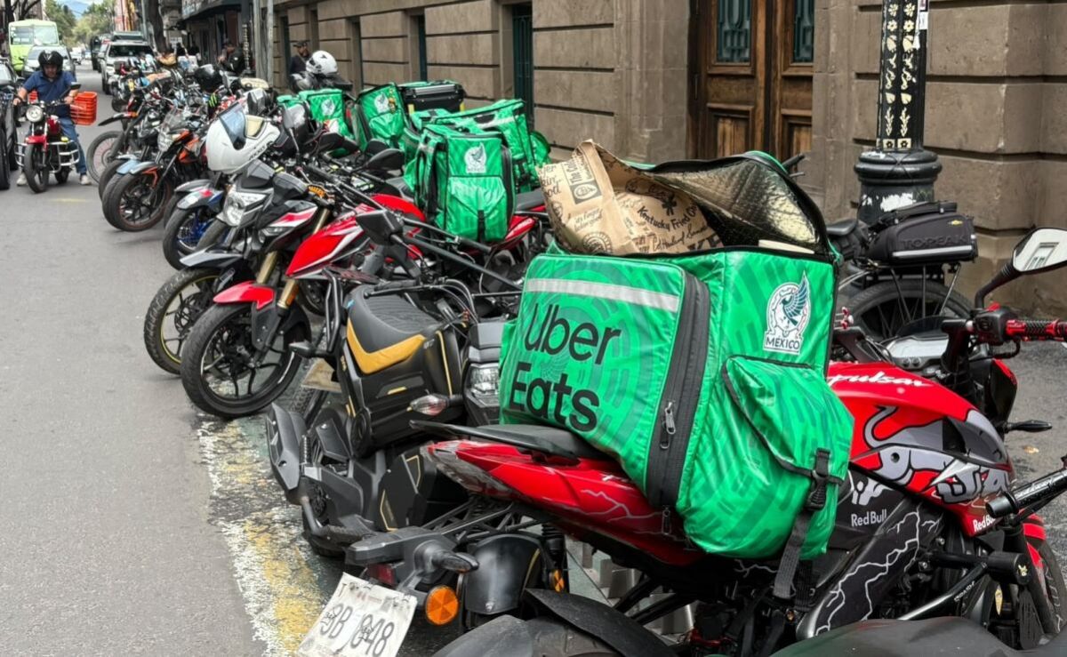 Repartidores-protestan-en-CDMX-contra-iniciativas-que-restringirian-el-transporte-en-moto-por-aplicacion