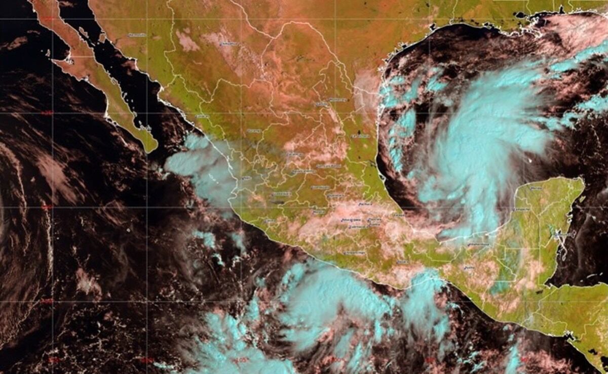Se-forma-la-Depresion-Tropical-Veinte-E-frente-a-costas-del-Pacifico-mexicano