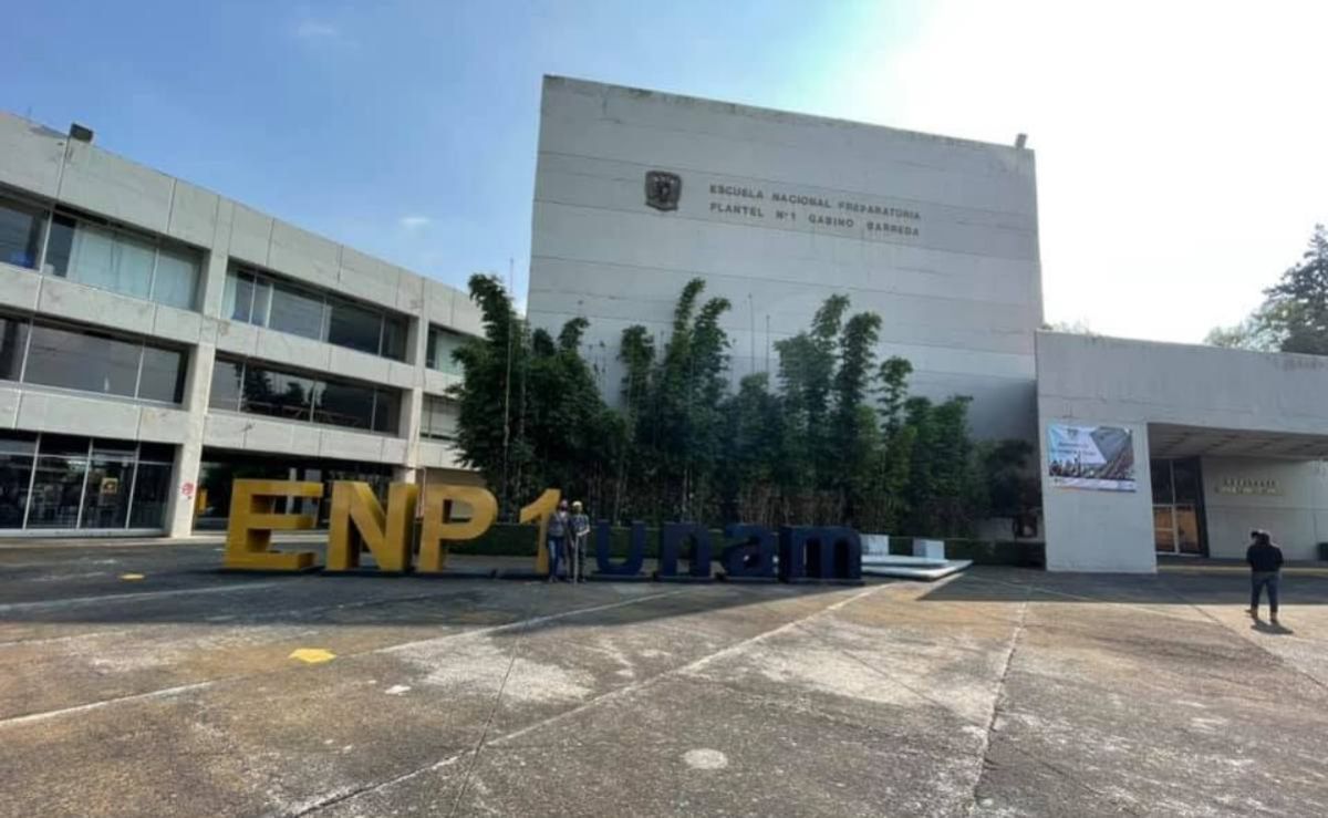 Suspenden-clases-en-la-Prepa-1-de-la-UNAM-tras-ingreso-de-encapuchados-y-un-forcejeo
