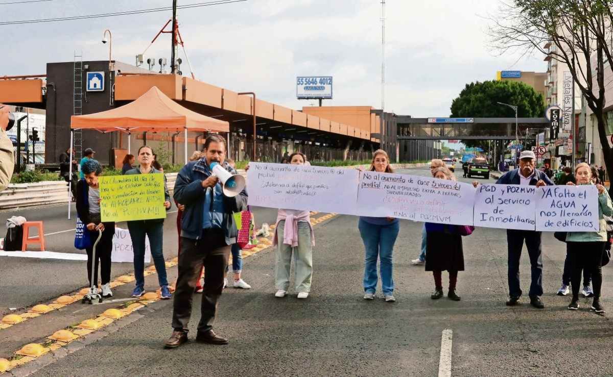Vecinos-bloquean-Calzada-de-Tlalpan-por-inconformidades-con-consulta-del-POZMVM