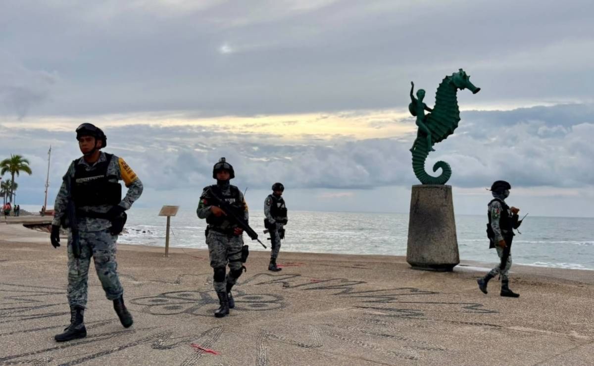 cierran-playas-de-puerto-vallarta-ante-la-cercania-del-huracan-simon