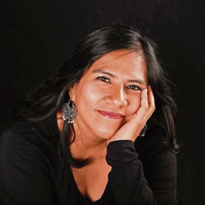 dos-autoras-dos-libros-socorro-venegas-y-reyna-carretero-exploran-lengua-memoria-y-hospitalidad
