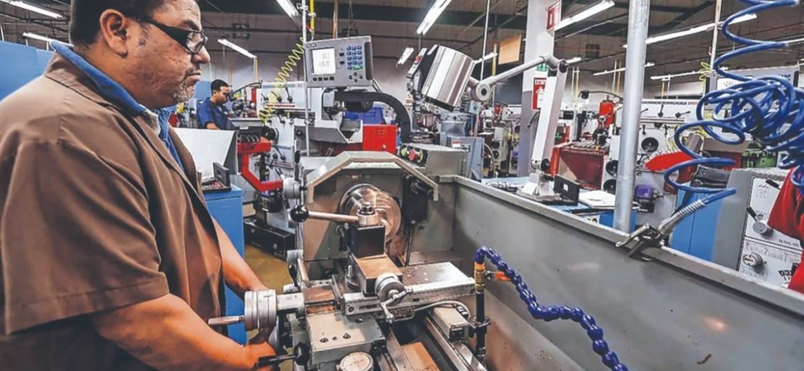 la-industria-nacional-avanza-0-6-en-agosto-y-liga-tres-meses-de-crecimiento
