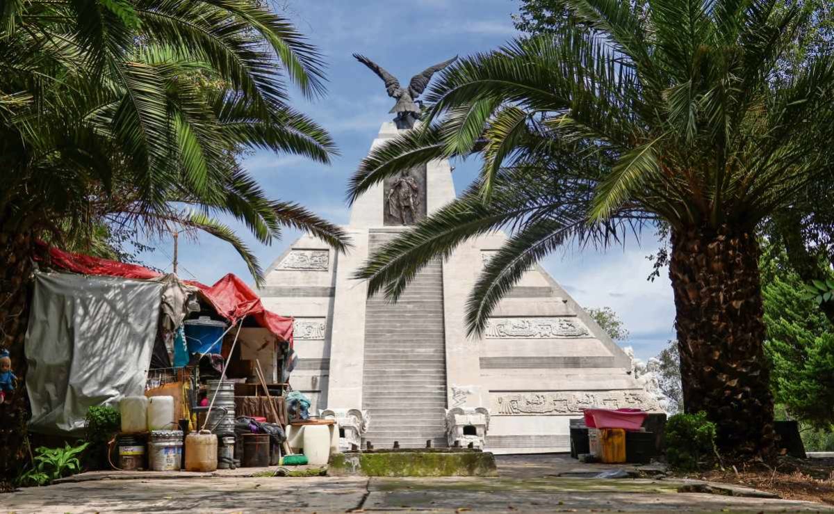 monumento-a-la-raza-vuelve-a-mostrar-signos-de-deterioro-tras-su-restauracion
