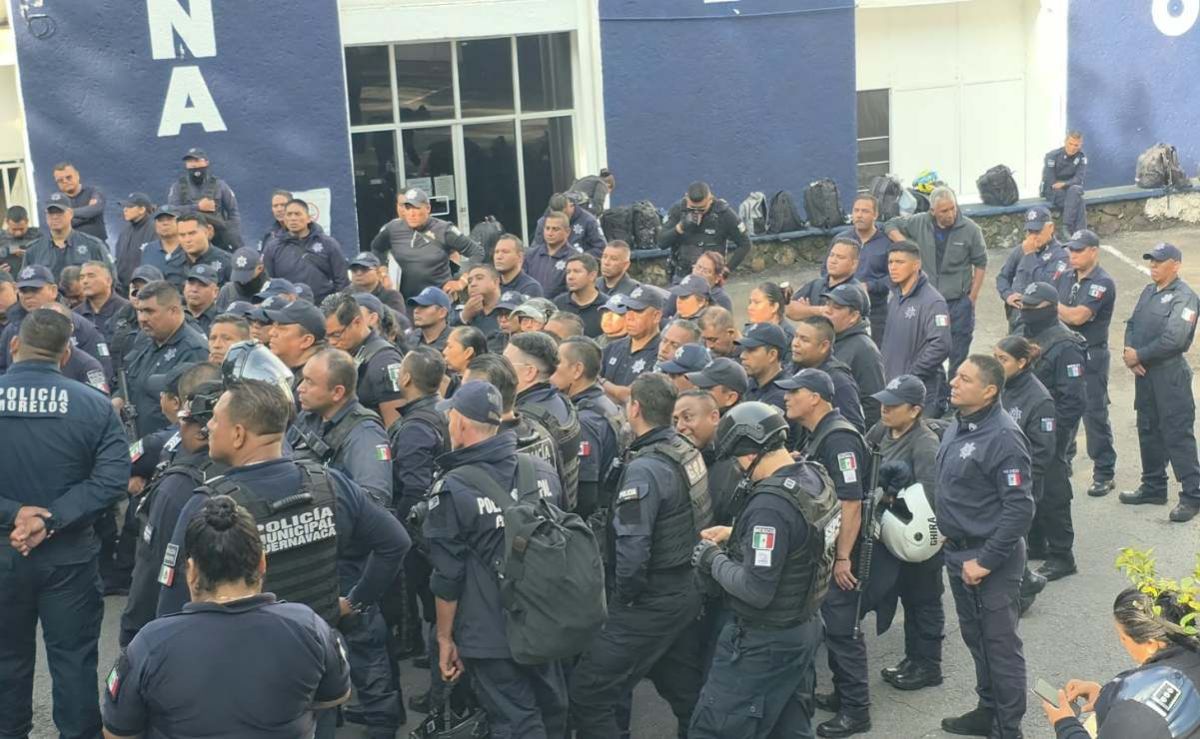 policias-de-cuernavaca-cumplen-10-horas-en-paro-por-aumento-salarial-y-mejores-condiciones